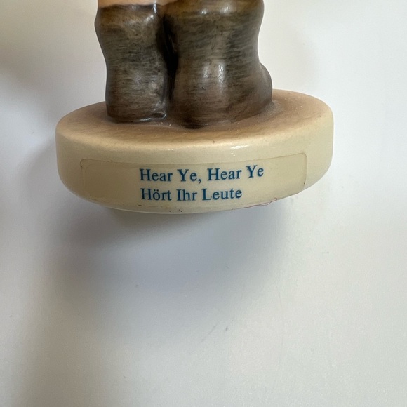 Goebel Hummel Hear Ye Hear Ye Ceramic Boy with Horn, Latern & Staff Figurine - Picture 5 of 12